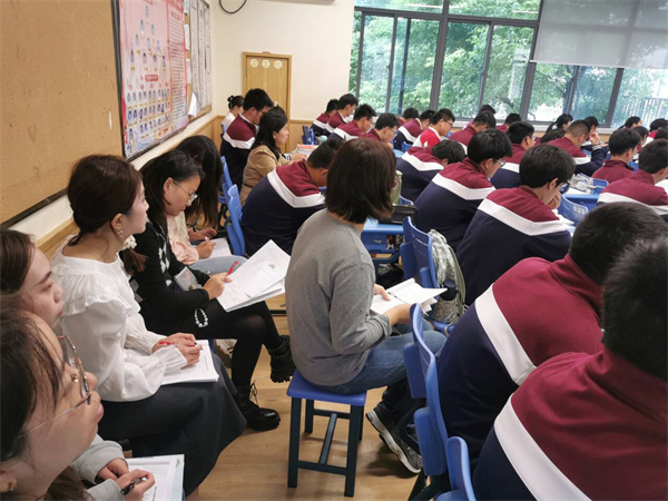 英语教研听课活动.jpg 英语教研听课活动.jpg