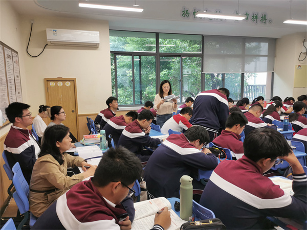 任益明老师精彩课堂展示.jpg 任益明老师精彩课堂展示.jpg