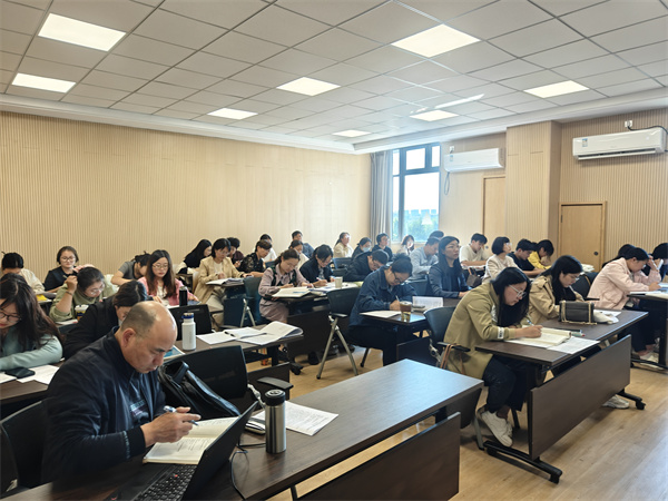 图片1听课现场.jpg 图片1听课现场.jpg