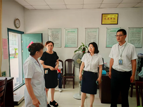 2检查医务室.jpg