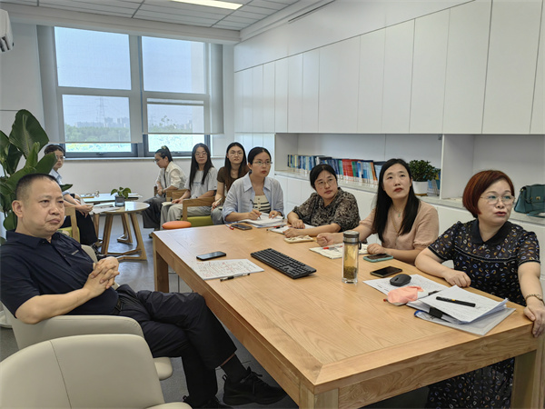 教研现场2.jpg 教研现场2.jpg