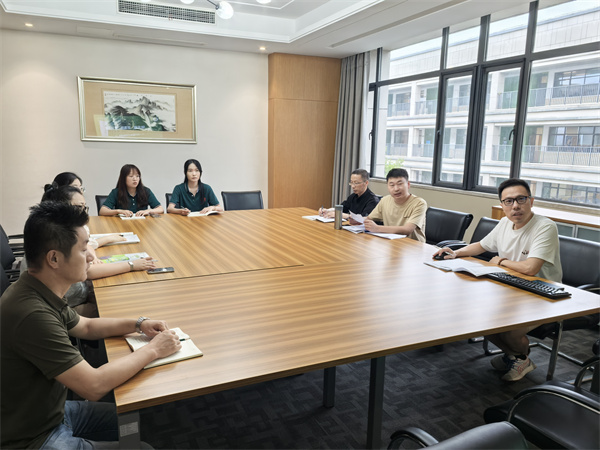 1 生物组全员参加活动.jpg