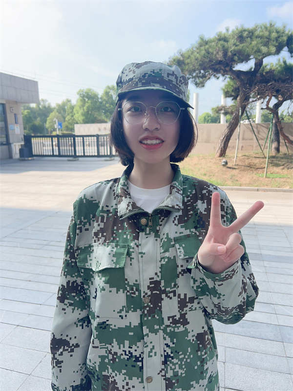 高一1班 王钰彤.jpg