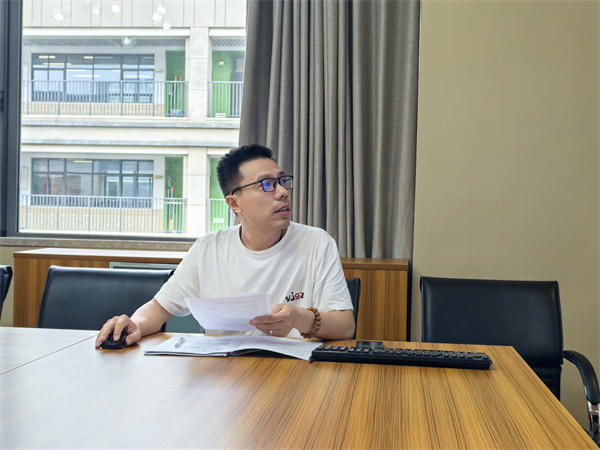 4 高三备课组长王源发言.jpg