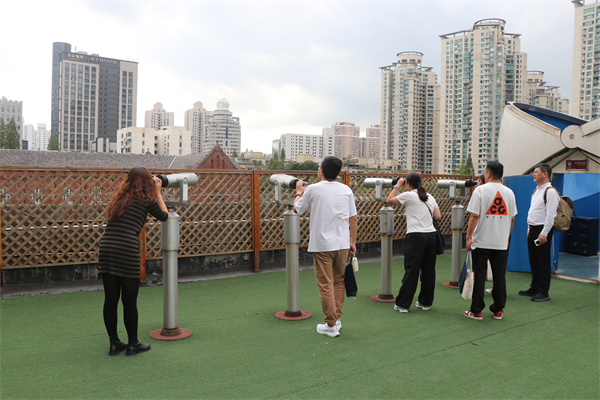 体验徐汇中学天文馆.jpg 体验徐汇中学天文馆.jpg