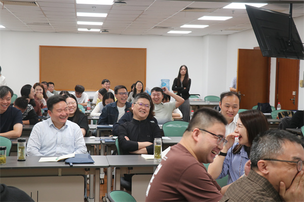 台下访学成员观摩情景模拟现场.jpg 台下访学成员观摩情景模拟现场.jpg