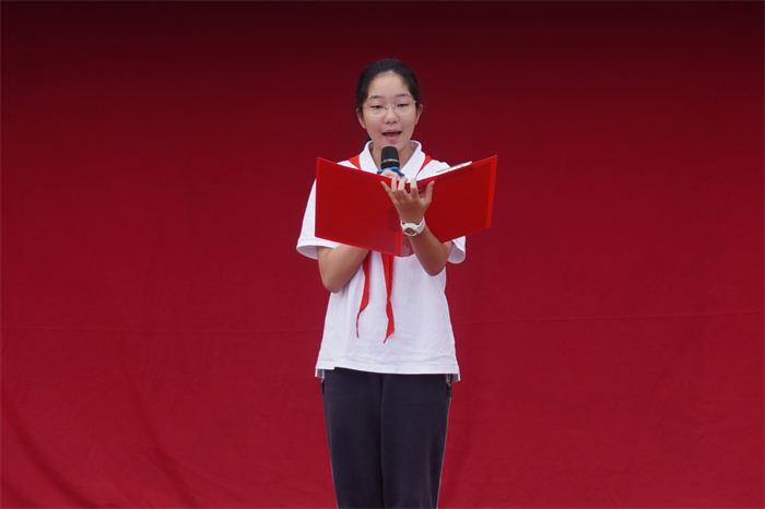国旗下演讲2.jpg 国旗下演讲2.jpg