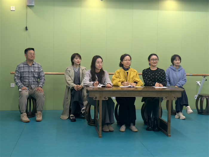 评委 组内老师观摩.jpg