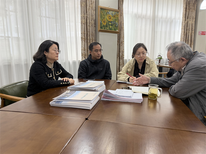 赵晨老师与责任督学交流 (2).jpg