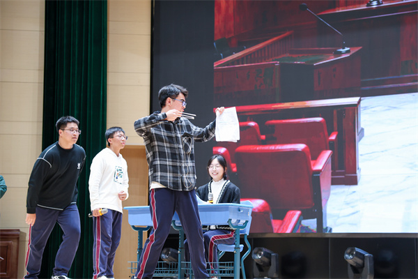 高二 8 威尼斯商人.jpg