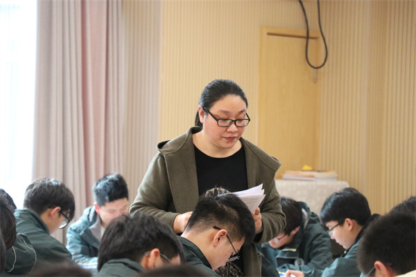 栟茶中学李爱红老师课堂.jpg