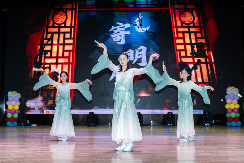 02 古典舞蹈《寄明月》.jpg