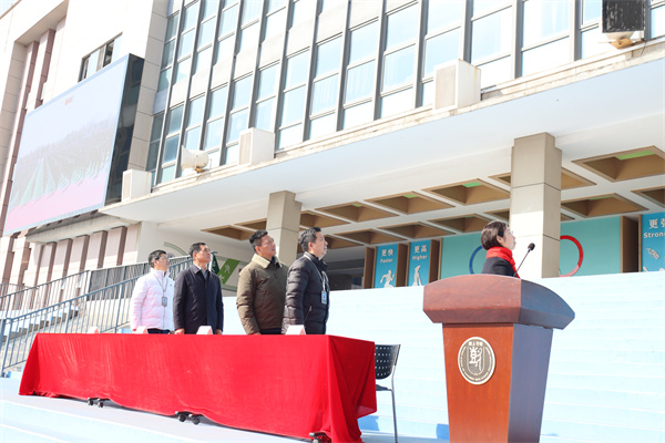 齐唱校歌.jpg 齐唱校歌.jpg