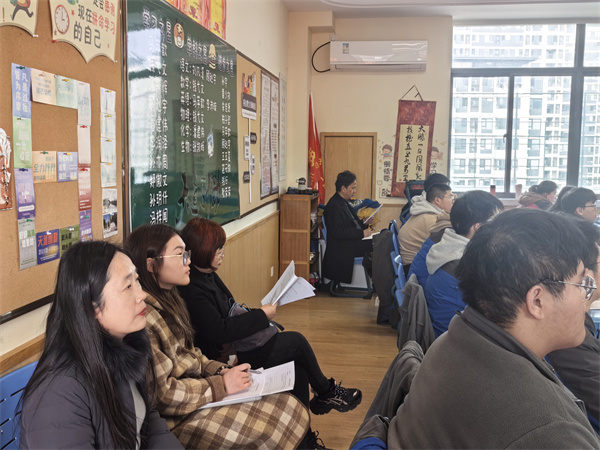 化学组专题复习课听课现场.jpg