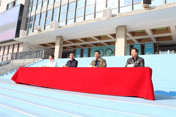 主席台.jpg 主席台.jpg