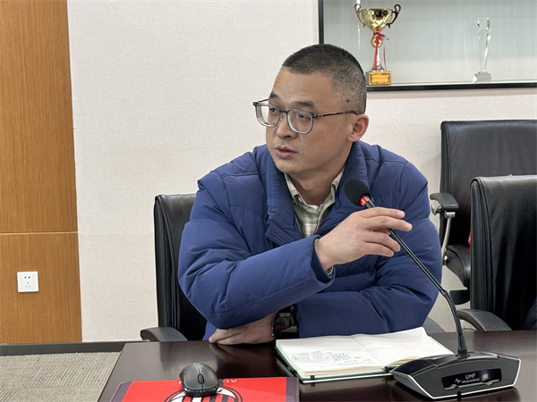 高一年级主任汪柳发言.jpg 高一年级主任汪柳发言.jpg