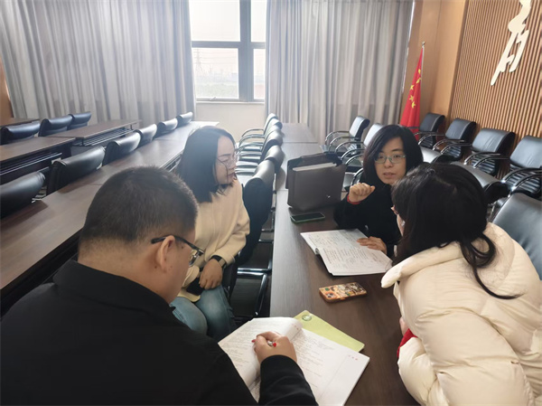 高二分组讨论 .jpg