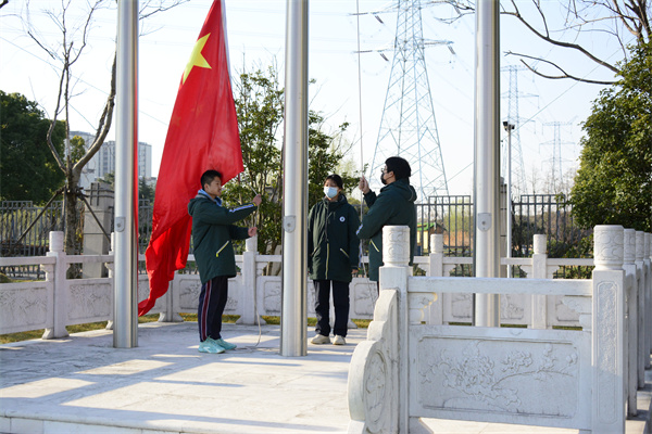 图片3：升国旗.jpg