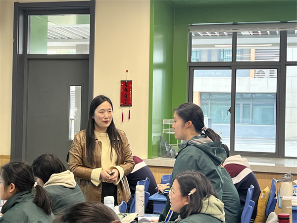 化学组徐文婷老师课堂风采.jpg