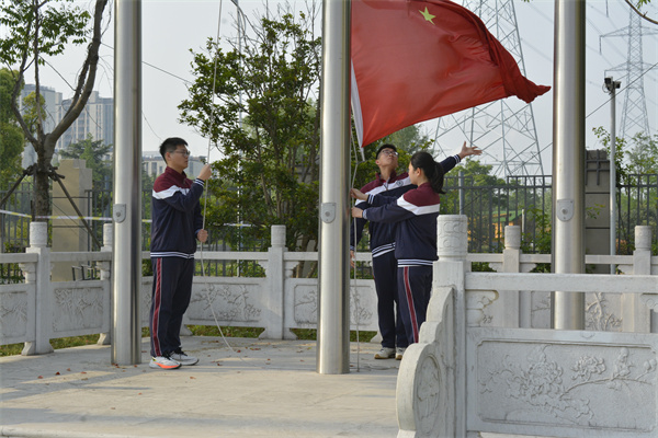 升旗手 护旗手.jpg