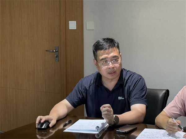 教务处副主任陈瑞飞主持.jpg