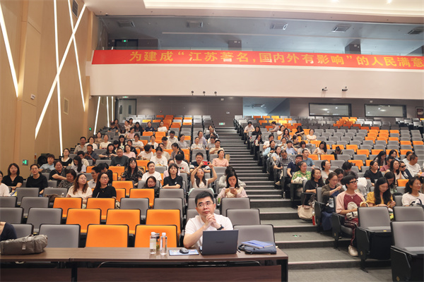 扬州市高三教师参加教研活动.jpg