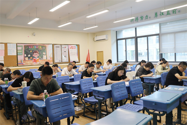 数学：做题现场.jpg