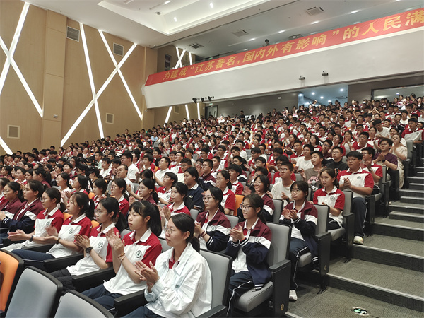 学生集体照2.jpg