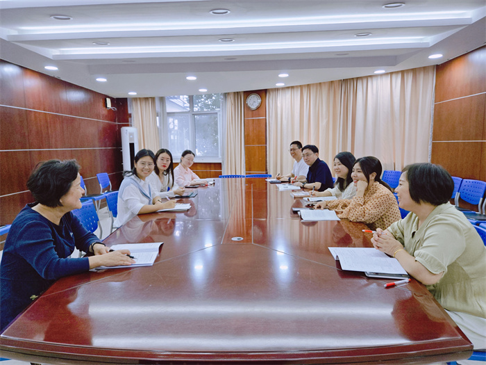 教研组评课.jpg