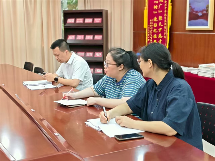 听课老师发言.jpg