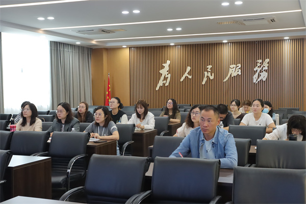 高中英语组：讲座现场.jpg