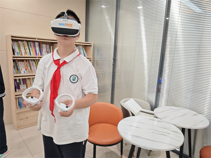 VR训练仪.jpg
