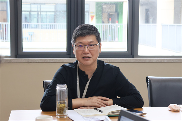地理体育组：副校长程志华评课.jpg