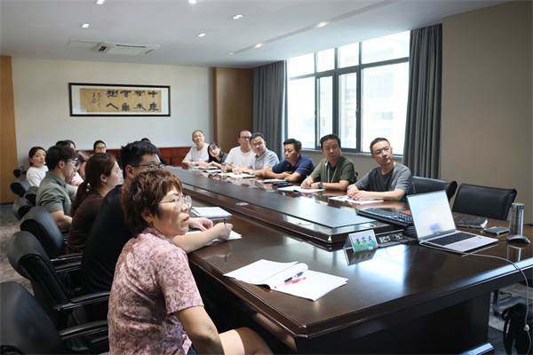 物理组：评课与讲座现场.jpg
