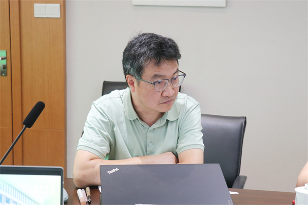 专家交流1.jpg