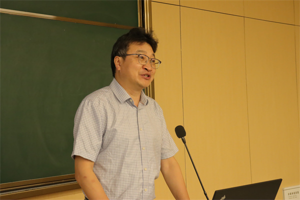 地理体育组：卢晓旭教授做专题讲座.jpg