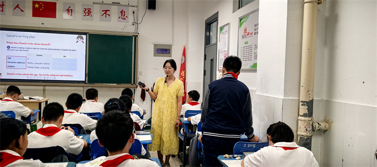 上课照片3.jpg