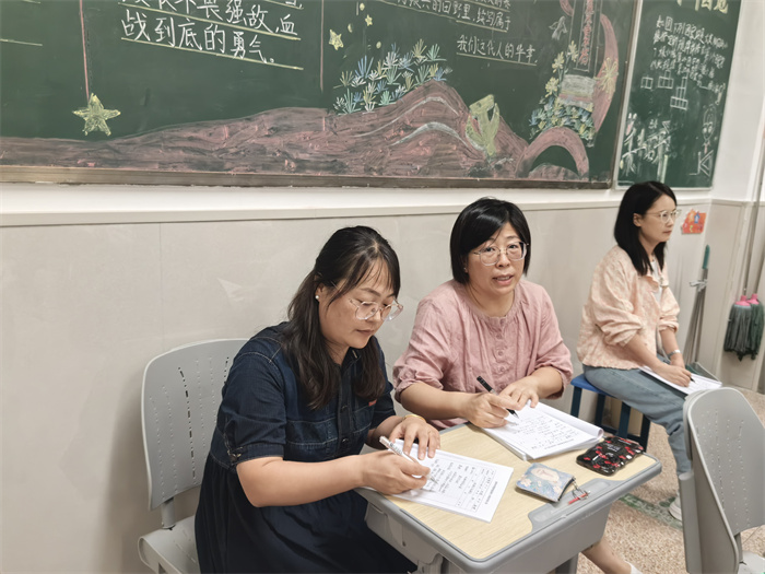 地理组听课.jpg