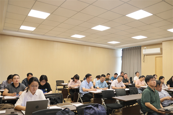 数学组：听课现场（高中）.jpg