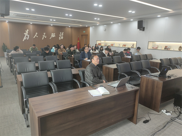 凤栖湖3.jpg 凤栖湖3.jpg