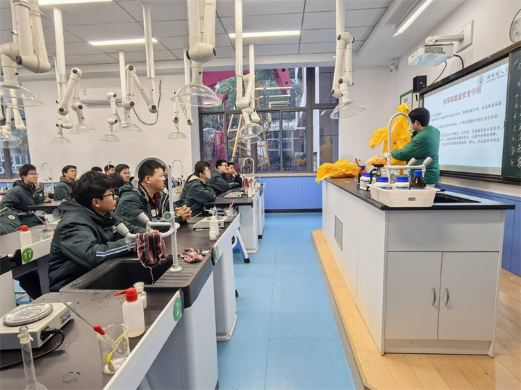 图片3.jpg 图片3.jpg