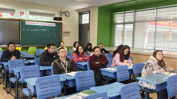 “强师计划”现场.jpg “强师计划”现场.jpg