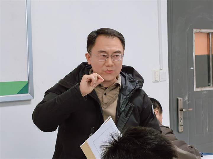 图6 季帅老师评课.jpg