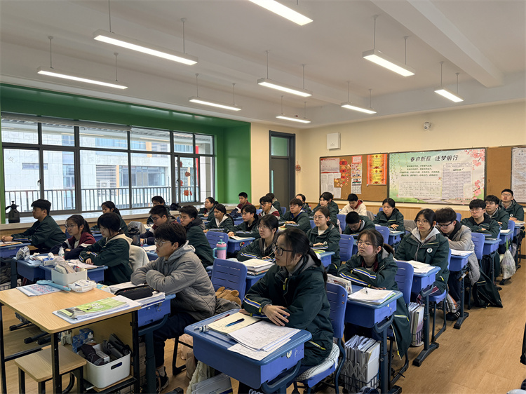 认真聆听.jpg 认真聆听.jpg