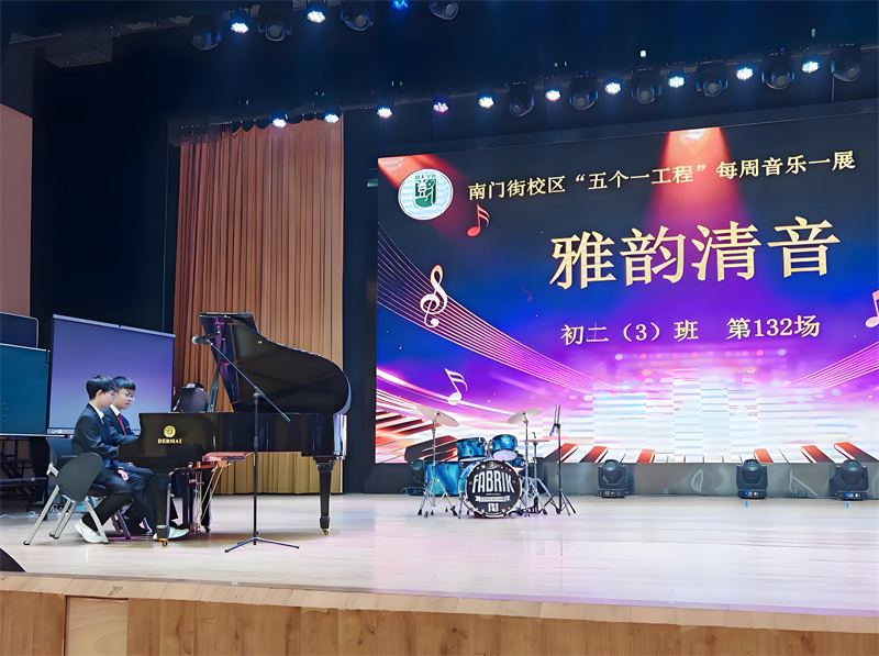02 钢琴演奏.jpg