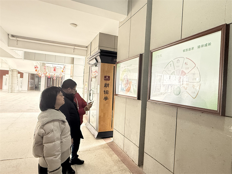 检查“三年四季”德育实践版块.jpg 检查“三年四季”德育实践版块.jpg