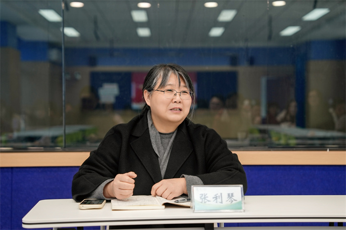 6 张利琴教授点评.jpg 6 张利琴教授点评.jpg