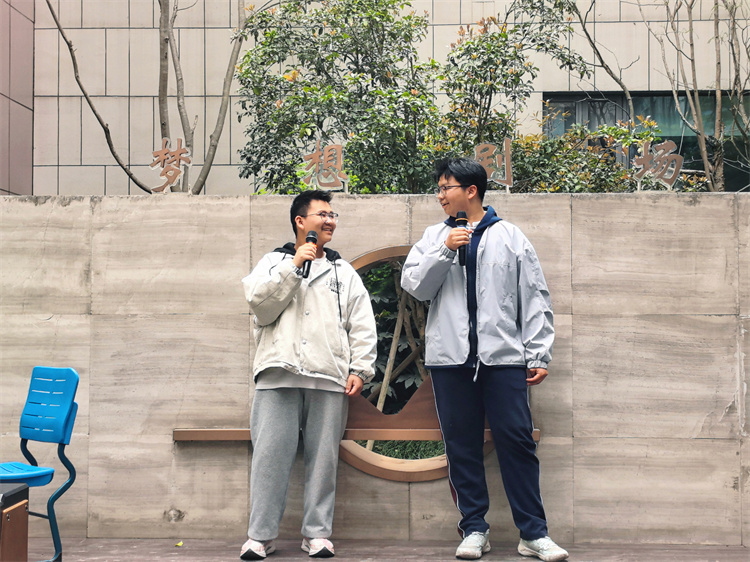 歌曲《我们俩》.jpg 歌曲《我们俩》.jpg