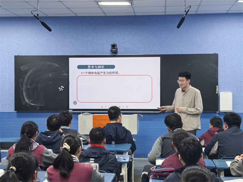 邹世成.jpg 邹世成.jpg