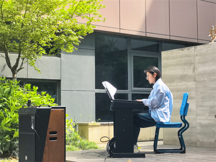 电钢琴独奏《风》.jpg 电钢琴独奏《风》.jpg